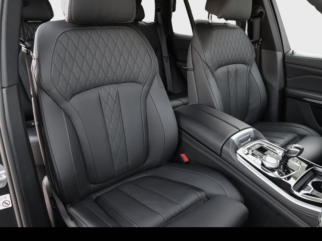 BMW X5 M50d  - auto skladem -  předváděcí -  šedé v kůži - super výbava - super cena | online prodej | eshop | autoibuy.com